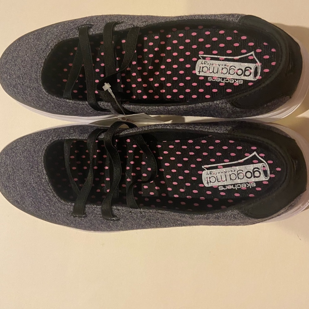 Sketchers Slip-On Dark Gray Memory Foam Size 5 - … - image 2